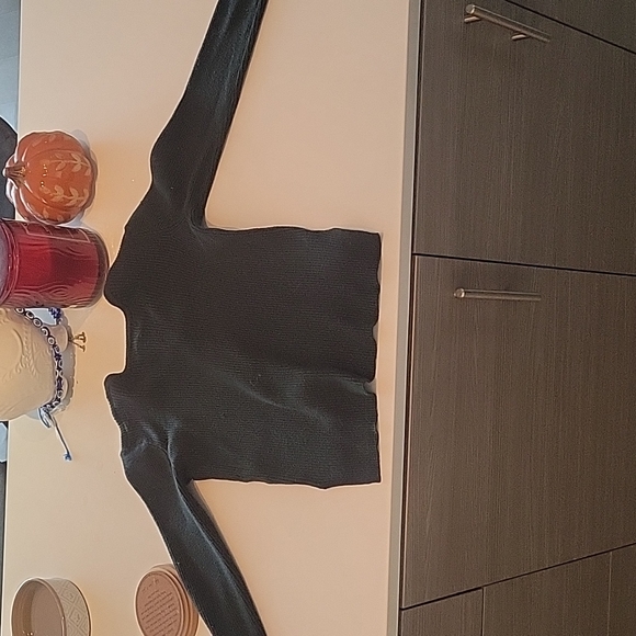 HARLOW Sweater - Picture 4 of 4